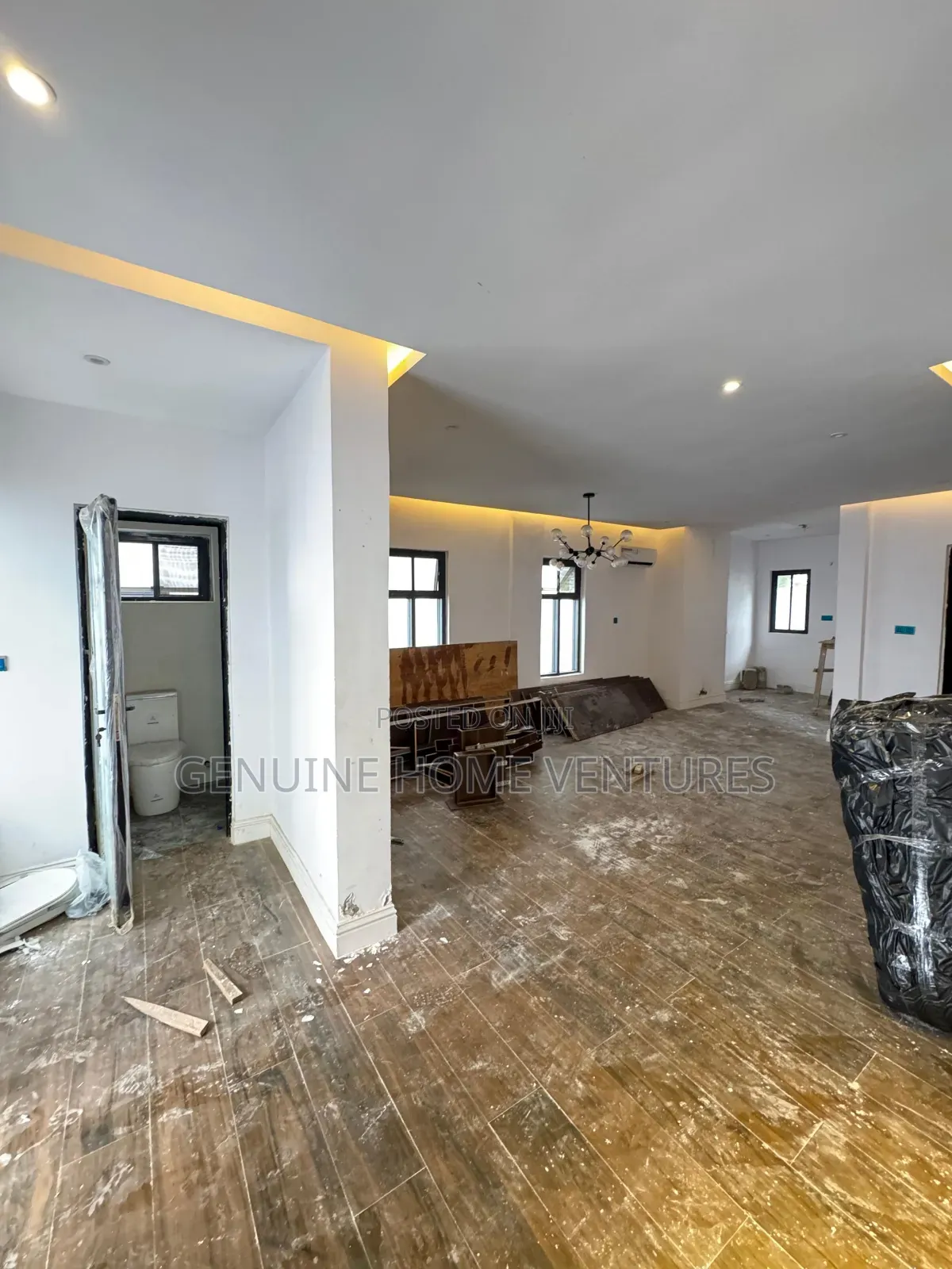 4bdrm Duplex in Banana Island for sale