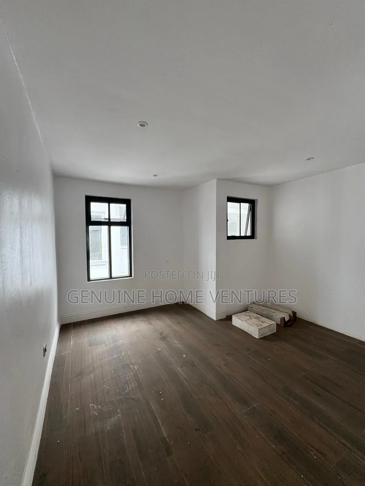 4bdrm Duplex in Banana Island for sale