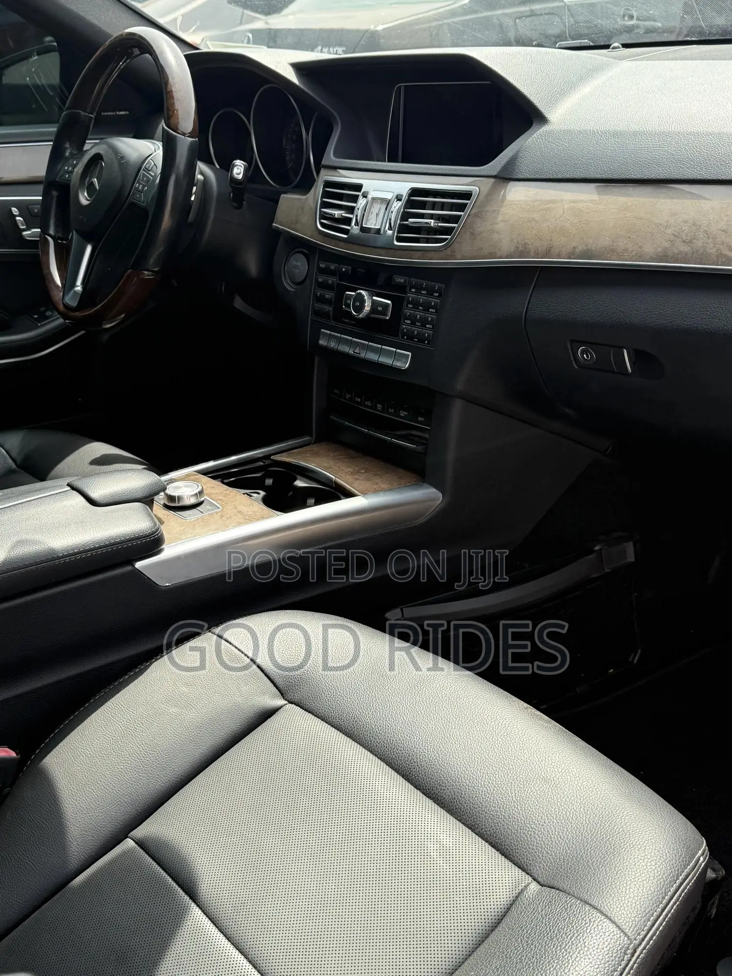 Mercedes-Benz E350 Base 4Matic Sedan AWD (3.5L 6cyl 7A) 2014 Gray