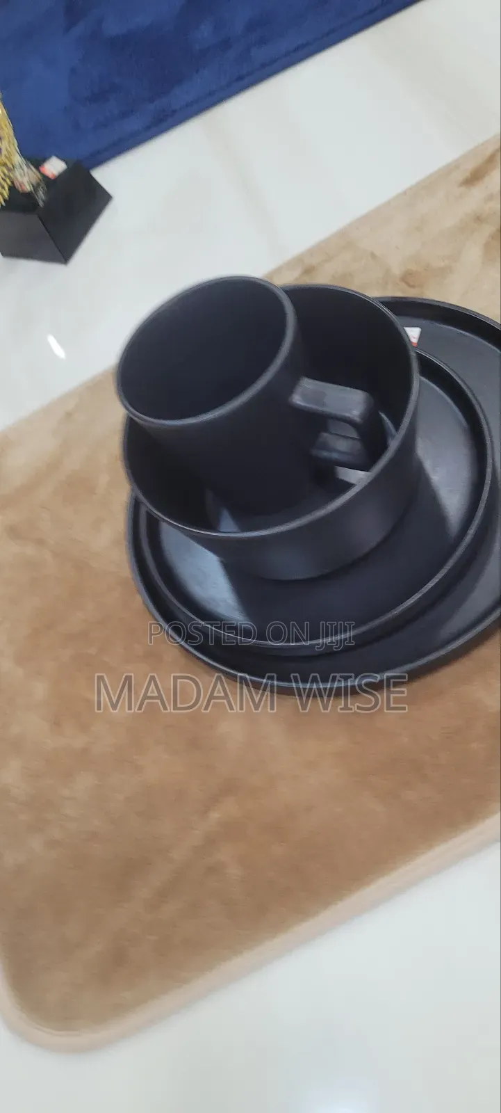 Dinnerware Set . (Stoneware )
