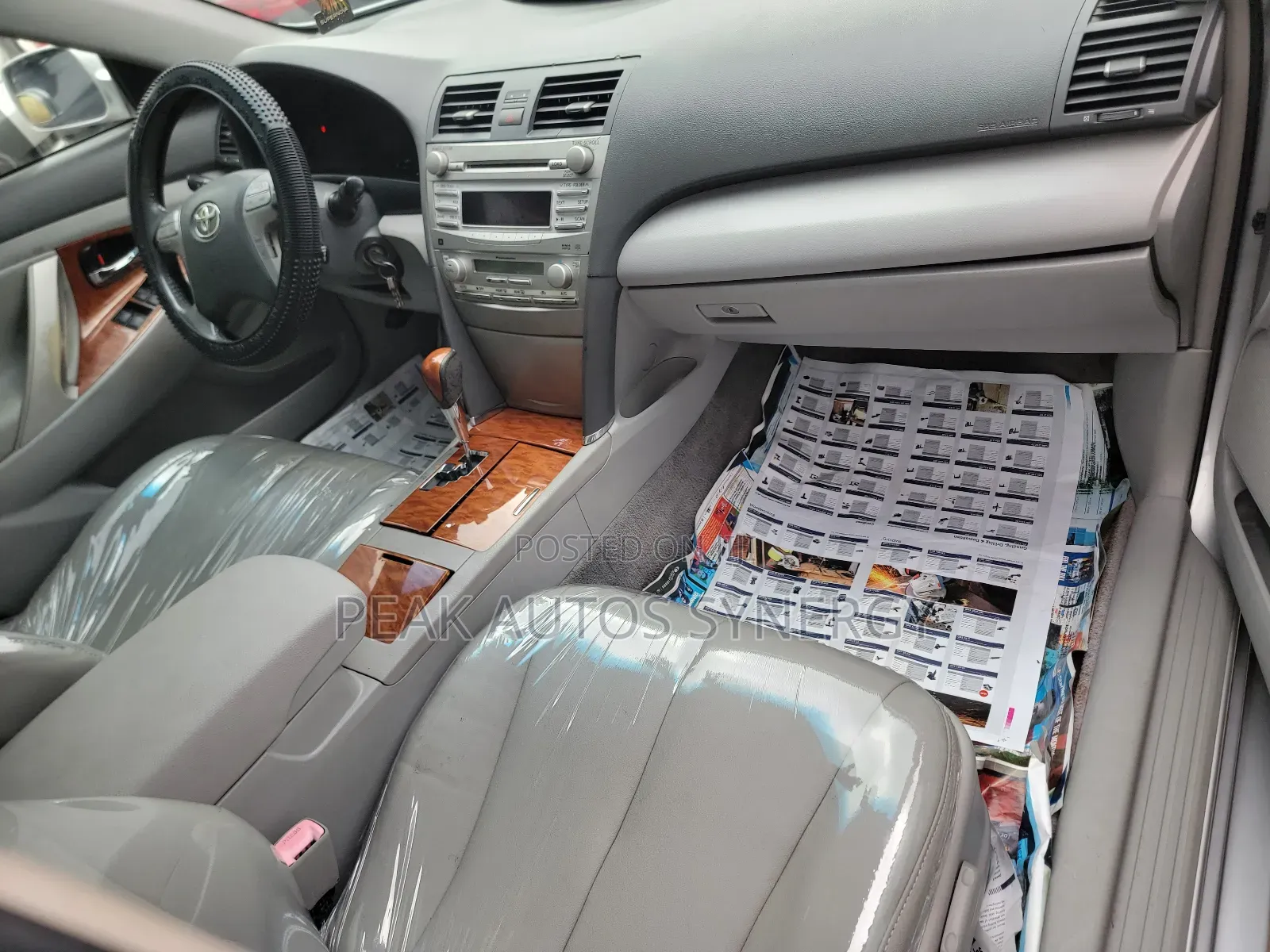 Toyota Camry XLE 4dr Sedan (2.5L 4cyl 6AM) 2010 Silver