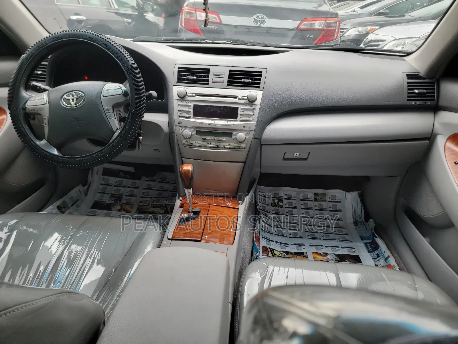 Toyota Camry XLE 4dr Sedan (2.5L 4cyl 6AM) 2010 Silver