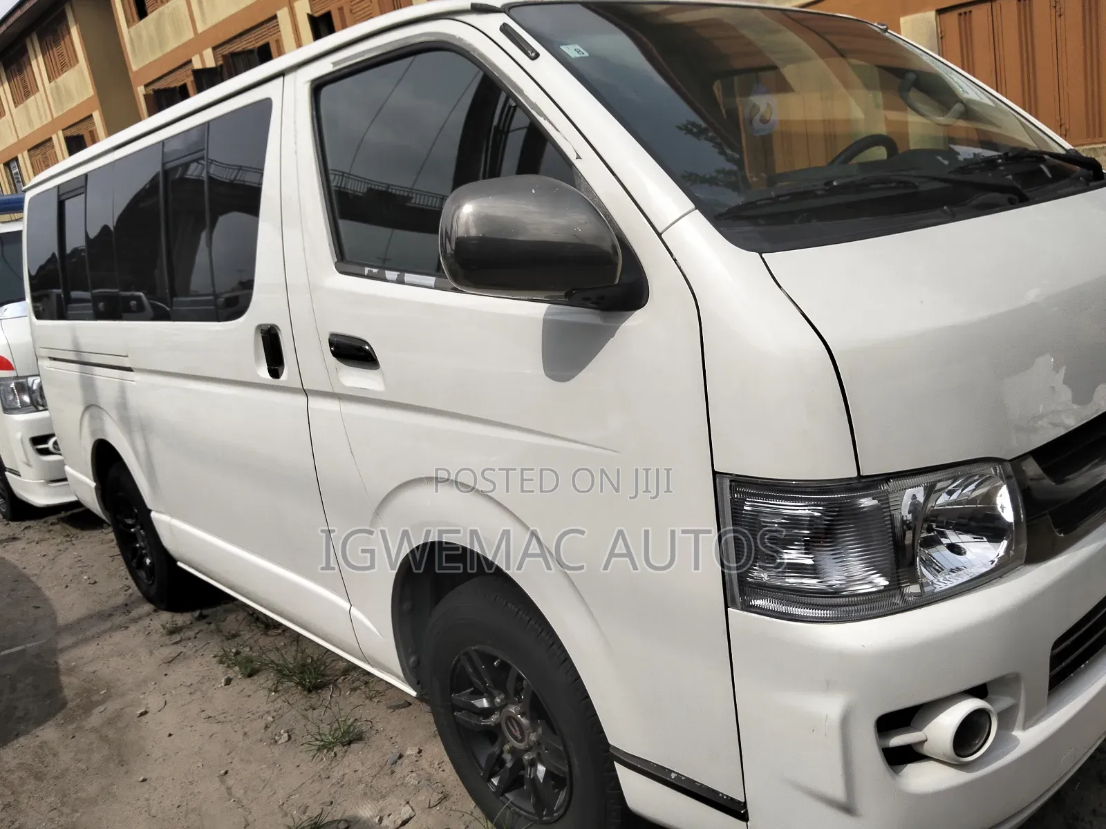 Toyota HiAce 2012 White