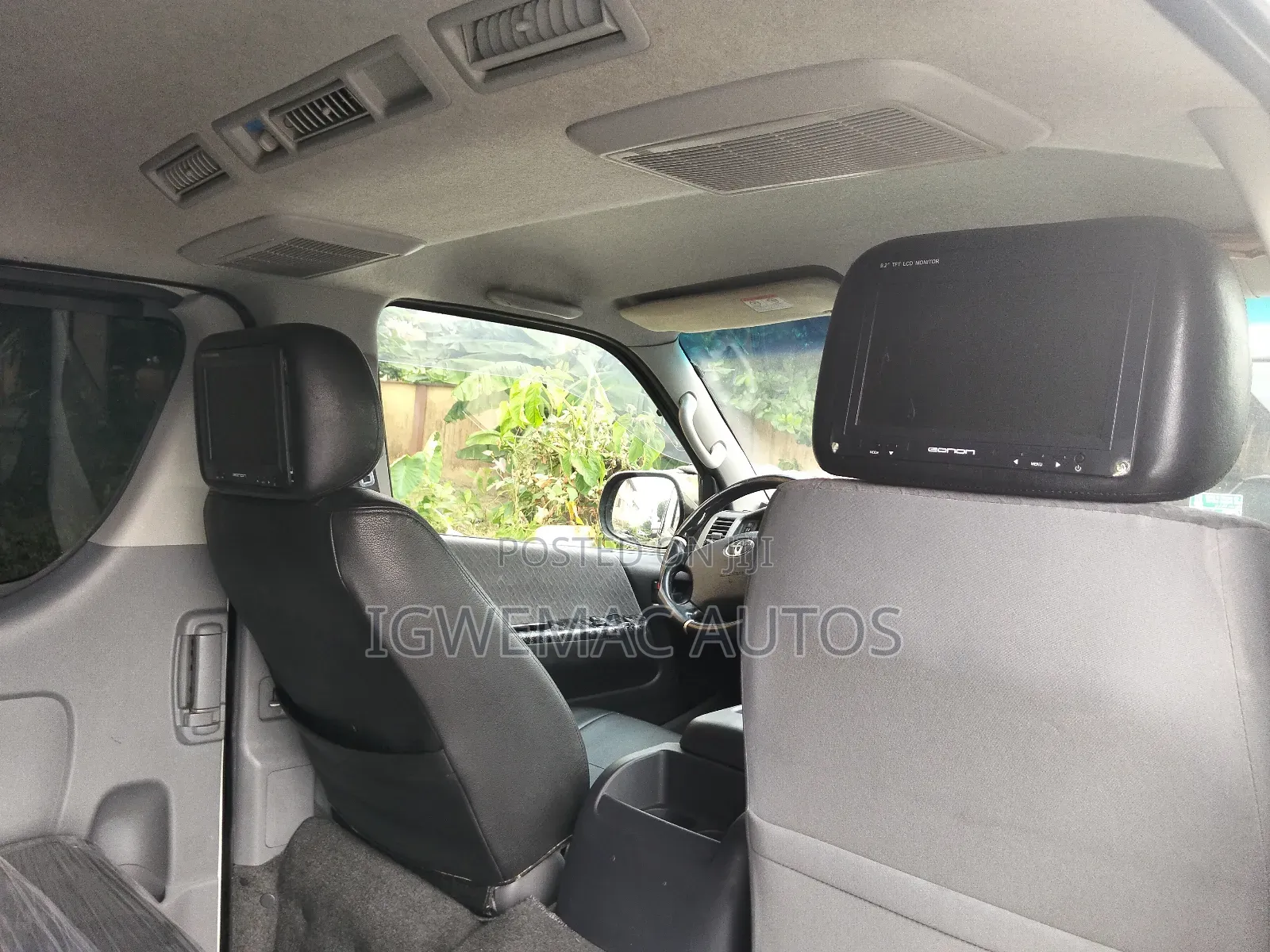 Toyota HiAce 2012 White