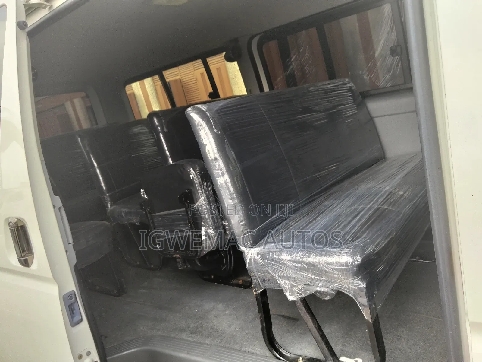 Toyota HiAce 2012 White