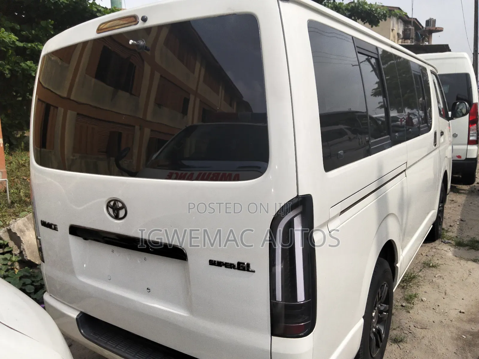 Toyota HiAce 2012 White