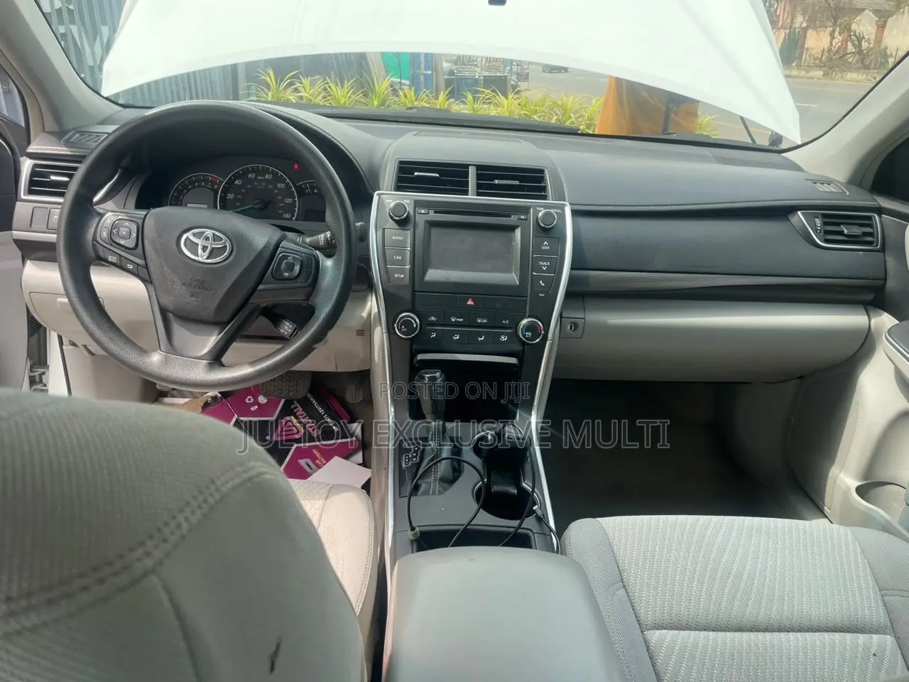 Toyota Camry LE 4dr Sedan (2.5L 4cyl 6A) 2015 White