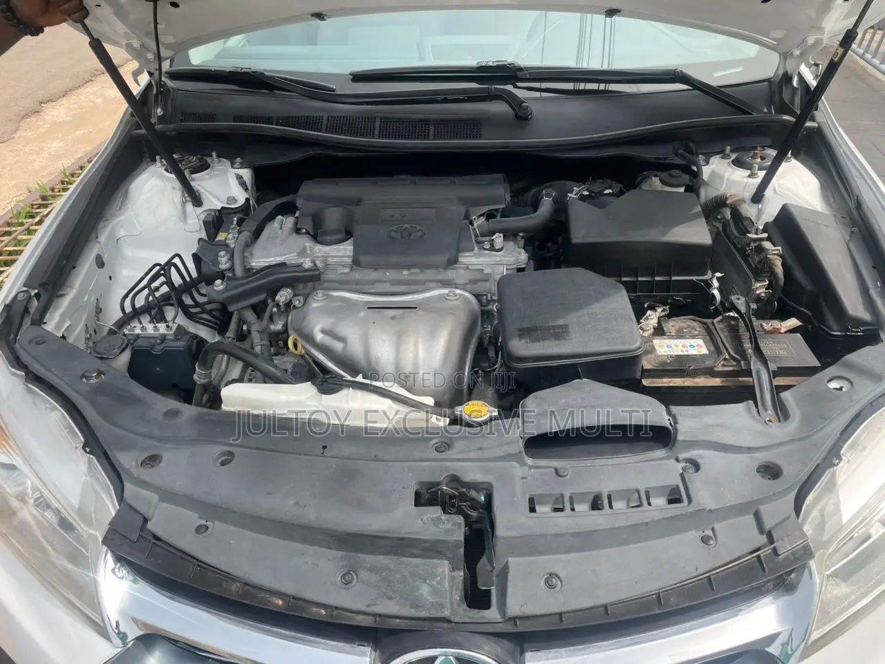 Toyota Camry LE 4dr Sedan (2.5L 4cyl 6A) 2015 White