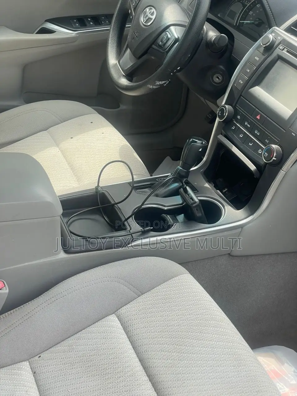 Toyota Camry LE 4dr Sedan (2.5L 4cyl 6A) 2015 White