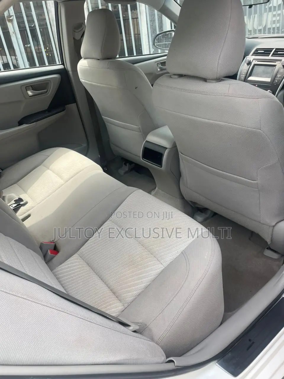 Toyota Camry LE 4dr Sedan (2.5L 4cyl 6A) 2015 White