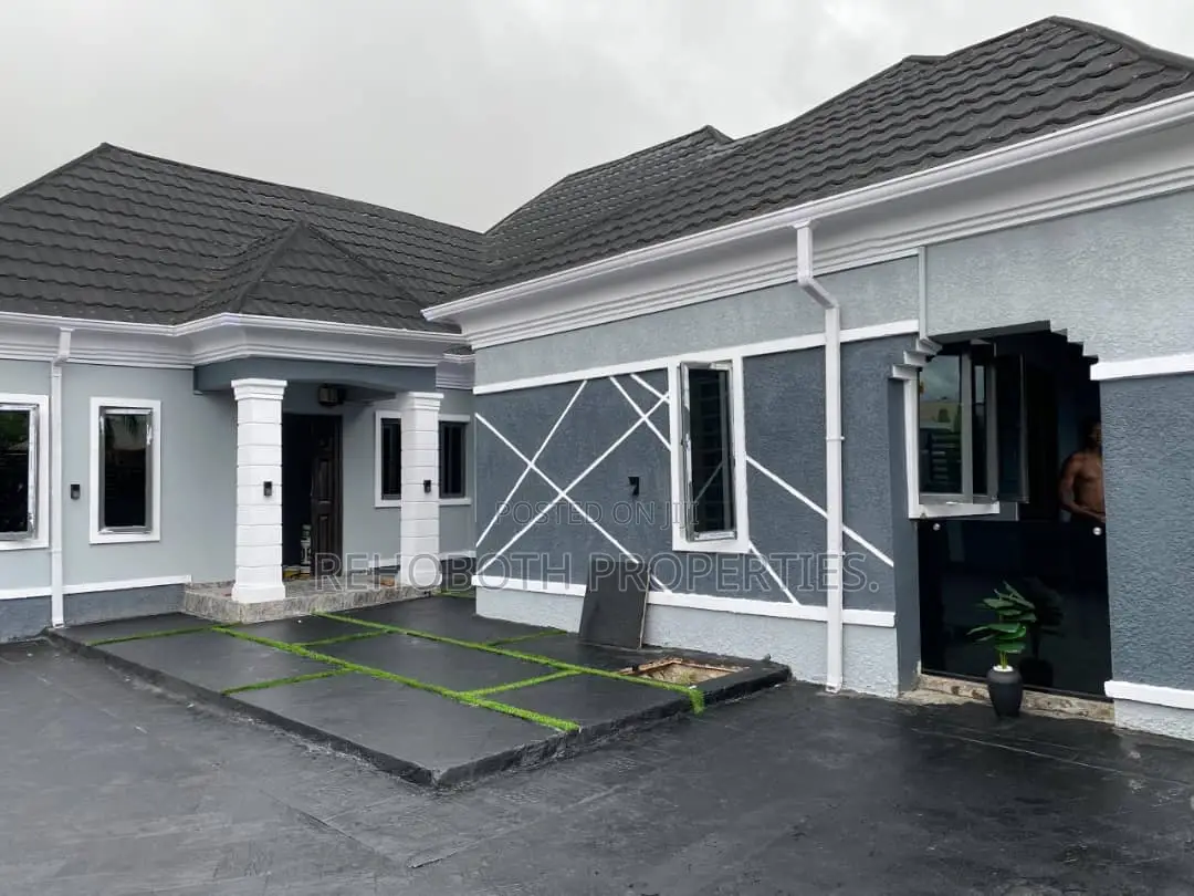 4bdrm Bungalow in Ateere, Akala Express for sale
