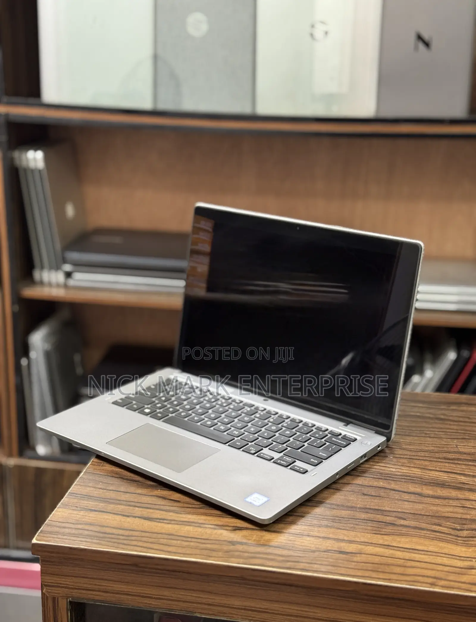Laptop Dell Latitude 3310 8GB Intel Core i3 SSD 256GB