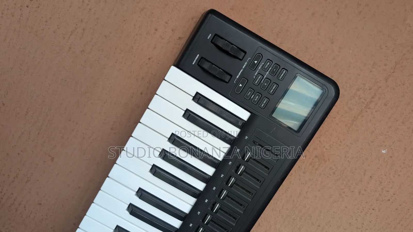 Alesis Qx61 Studio Midi Keyboard