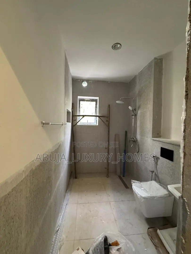 4bdrm Townhouse / Terrace in Katampe for rent