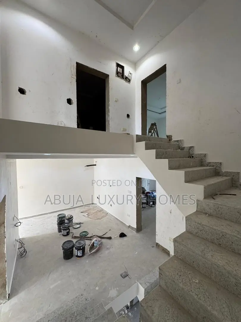 4bdrm Townhouse / Terrace in Katampe for rent