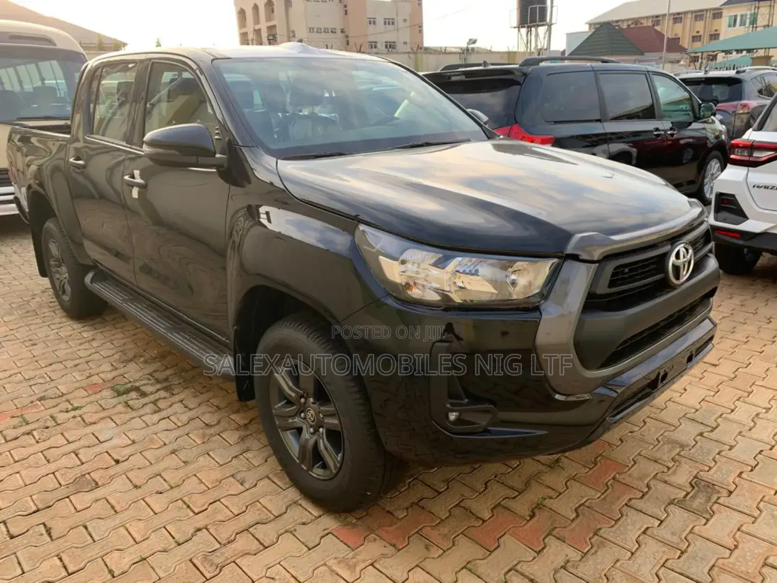 New Toyota Hilux 2025 Black