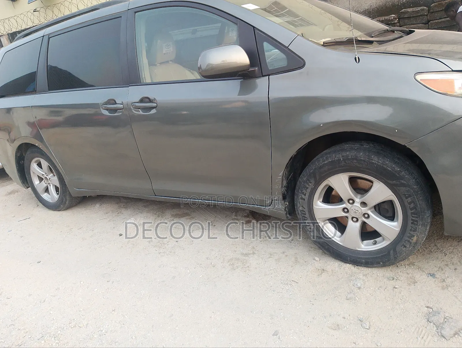 Toyota Sienna XLE 8 Passenger 2011 Gray