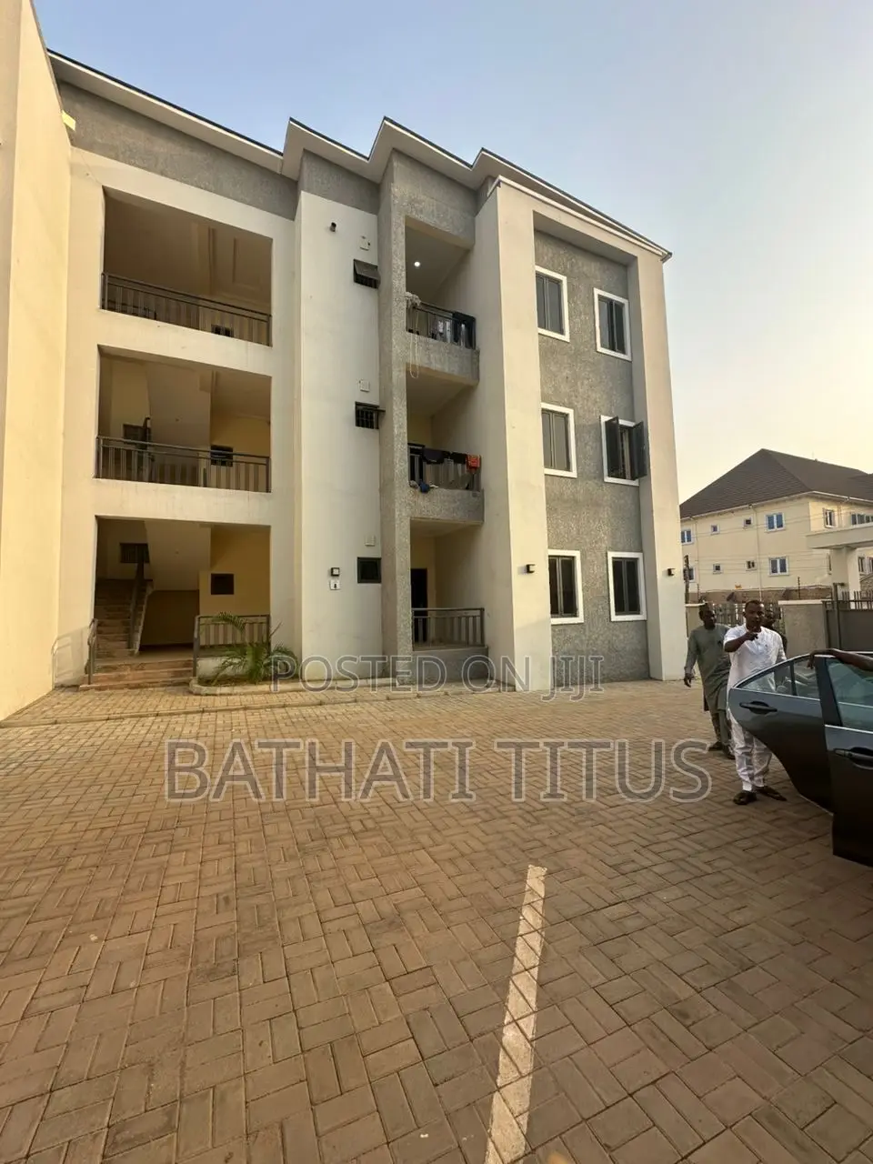 3bdrm Block of Flats in Durumi for sale