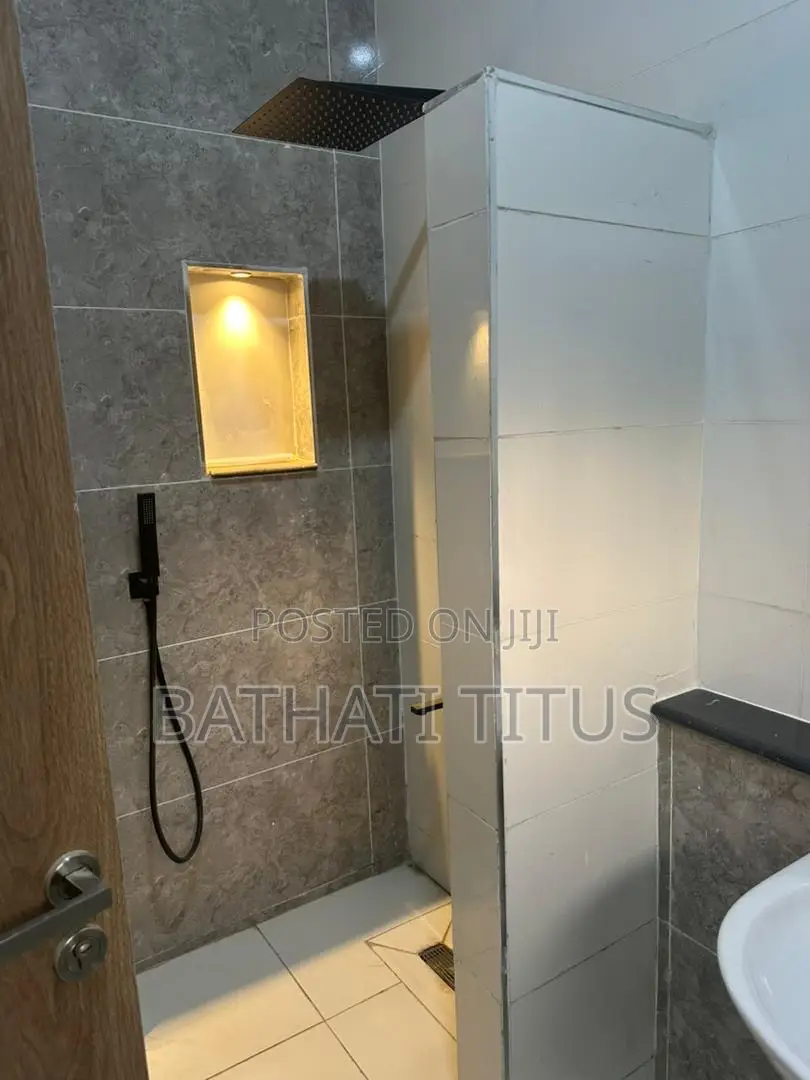3bdrm Block of Flats in Durumi for sale