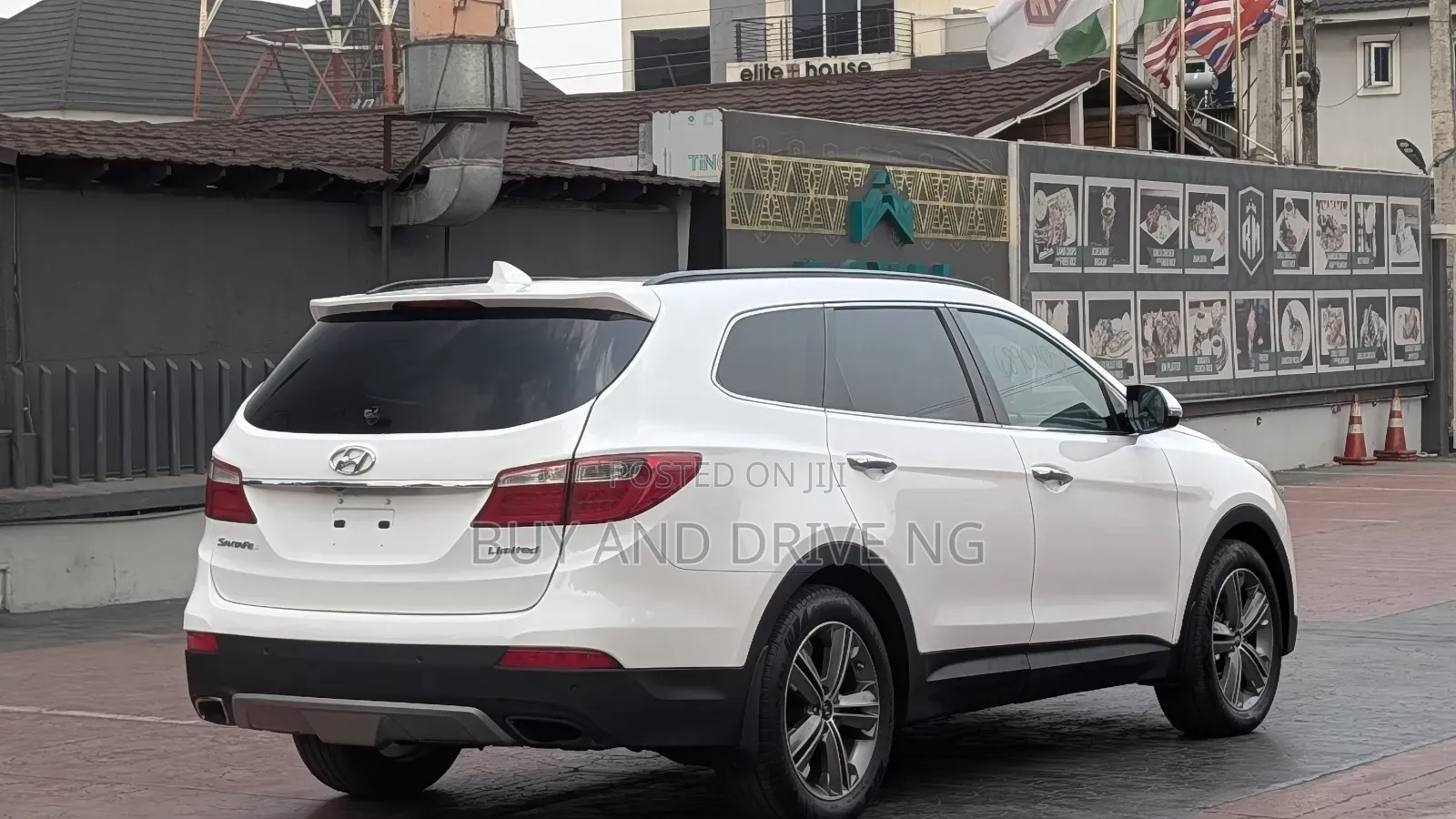 Hyundai Santa Fe Limited 4dr SUV w/Saddle Interior (3.3L 6cyl 6A) 2014