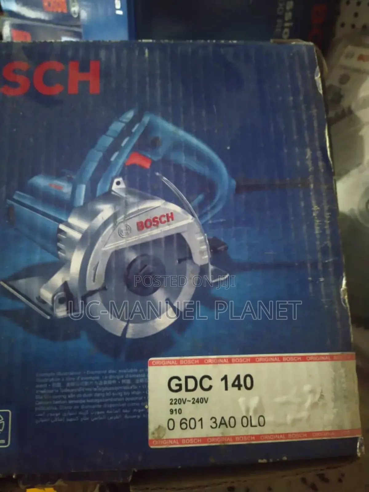 GDC 140 Bosch Diamond Tile Cutter