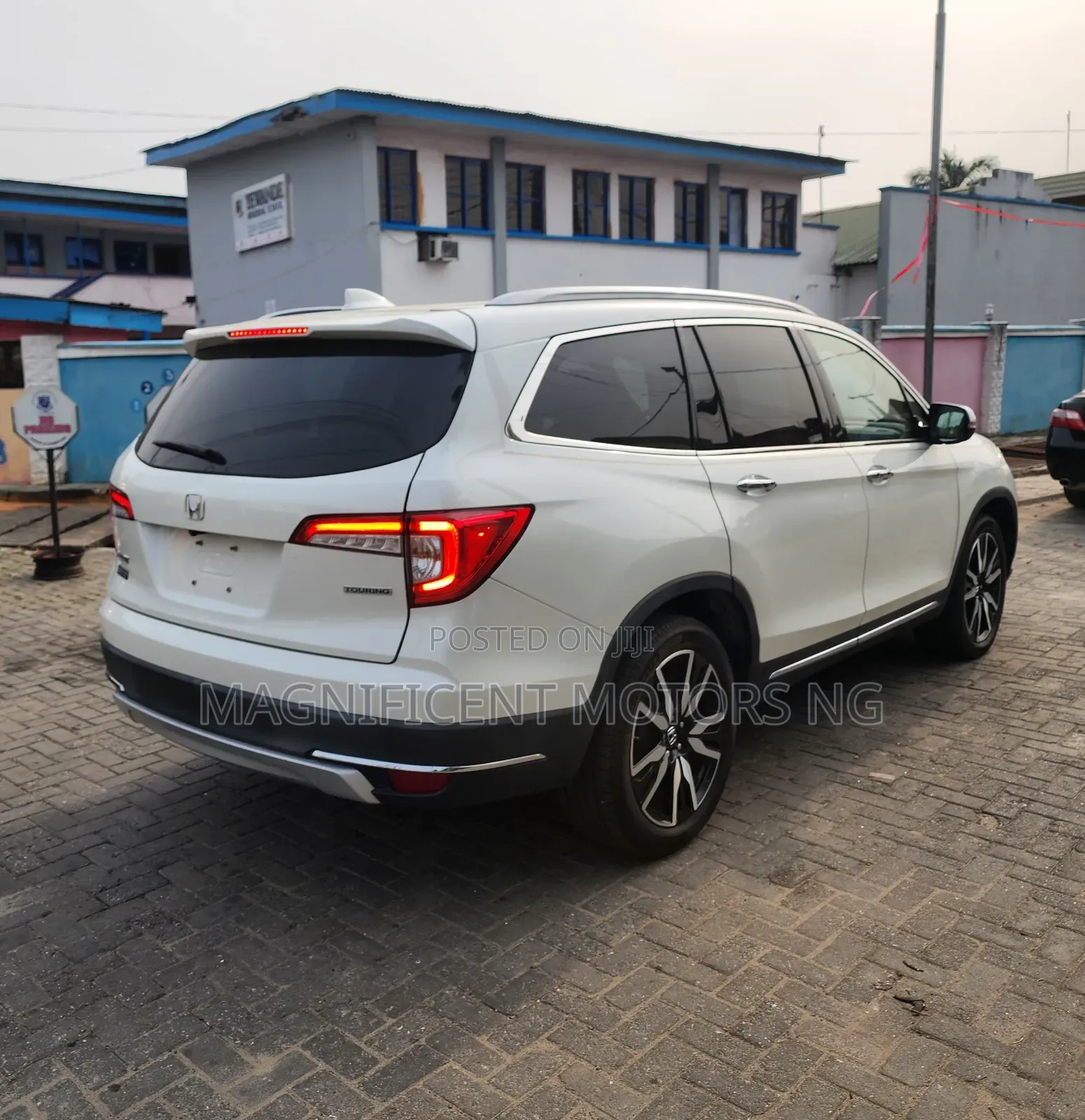 Honda Pilot Touring FWD 2019 White