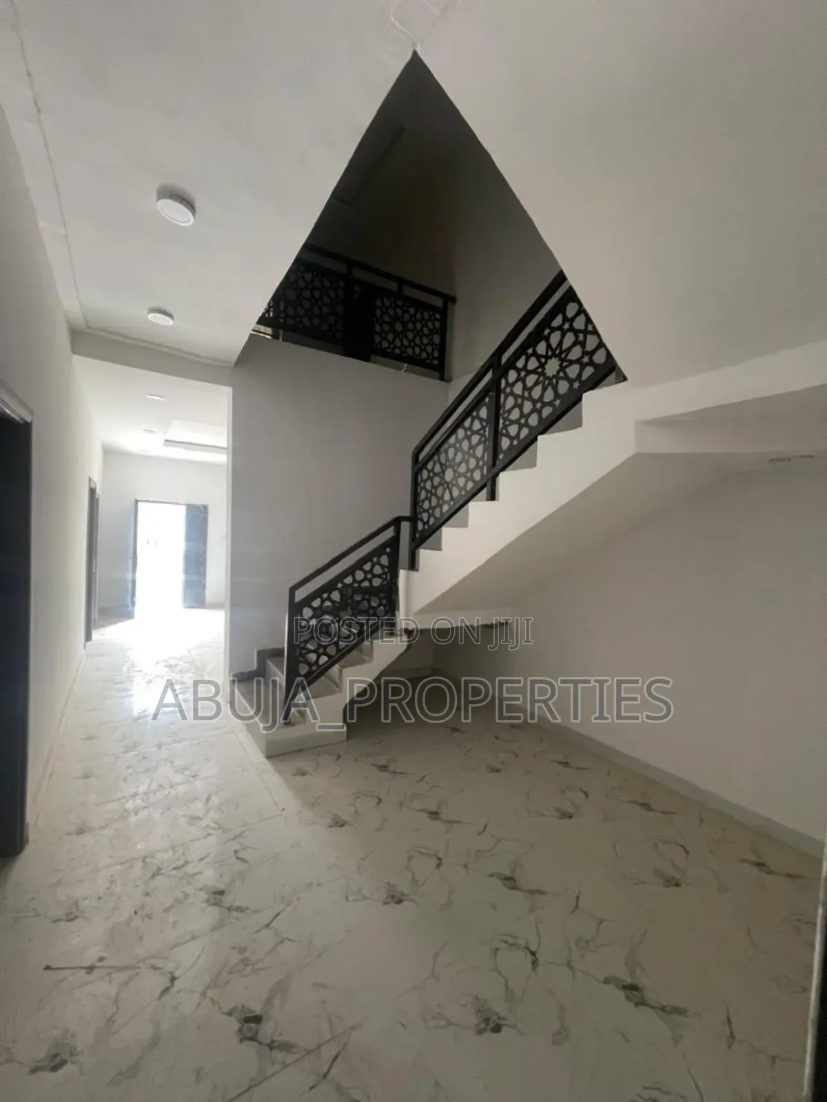 5bdrm Duplex in Lugbe District for sale