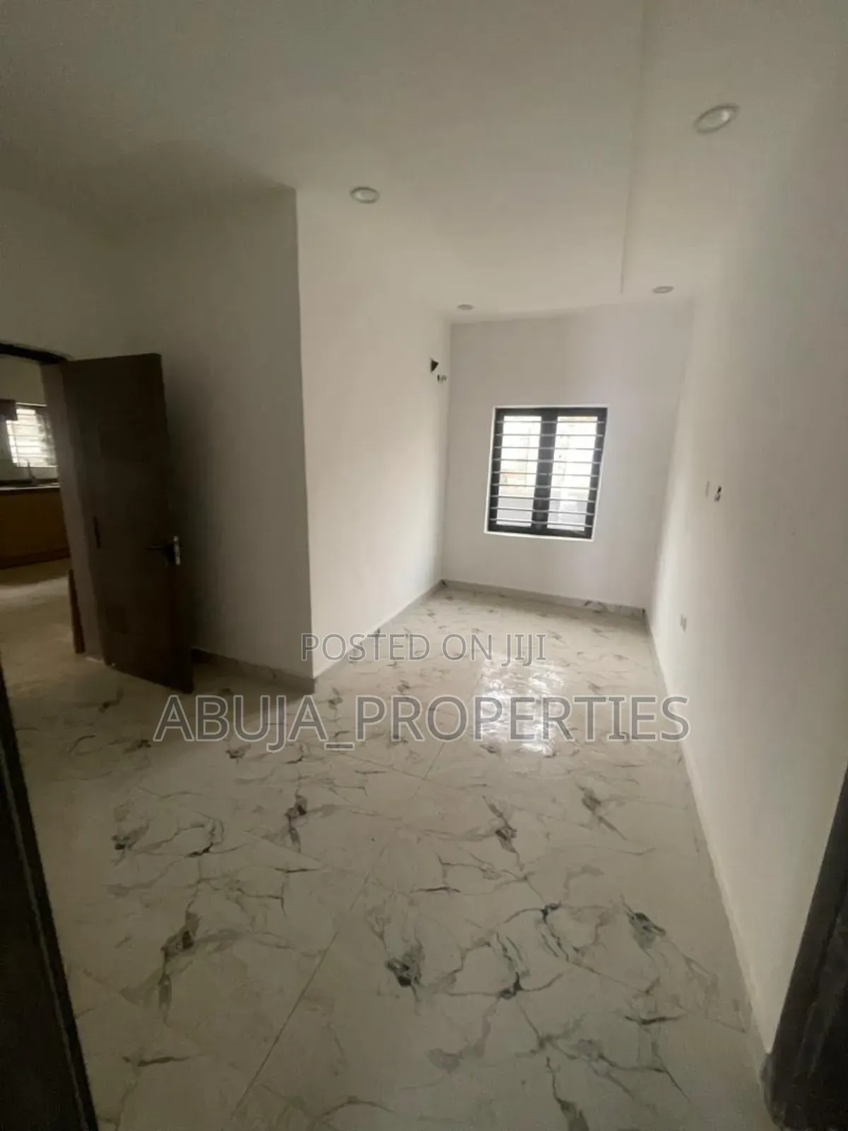 5bdrm Duplex in Lugbe District for sale