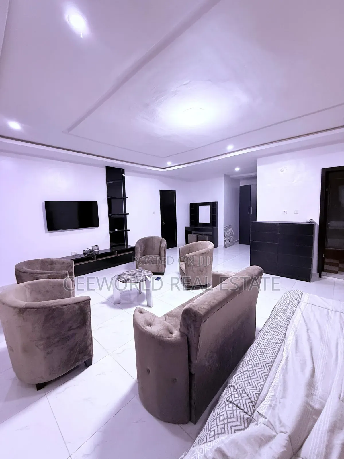 Furnished 5bdrm Duplex in Jericho Gra for rent