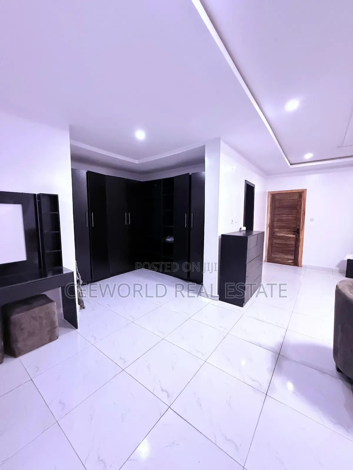Furnished 5bdrm Duplex in Jericho Gra for rent
