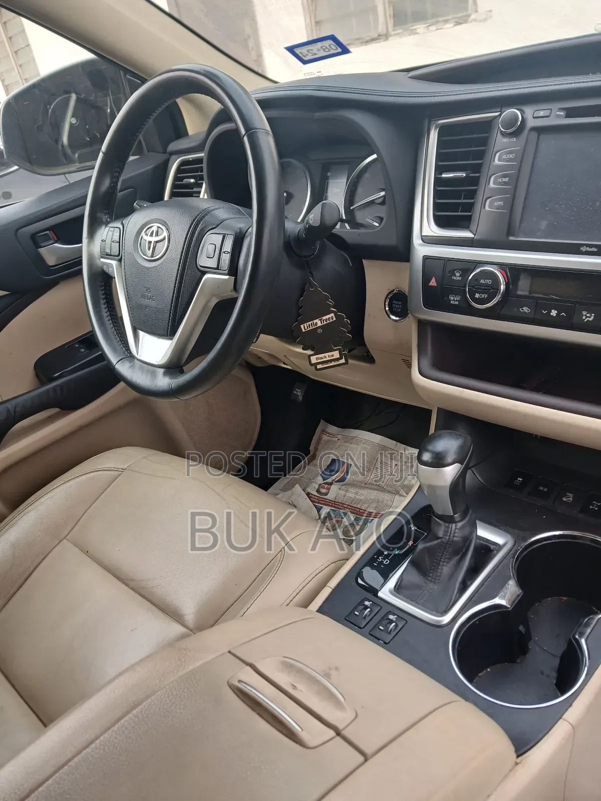 Toyota Highlander XLE 4dr SUV AWD (3.5L 6cyl 6A) 2015 Gold