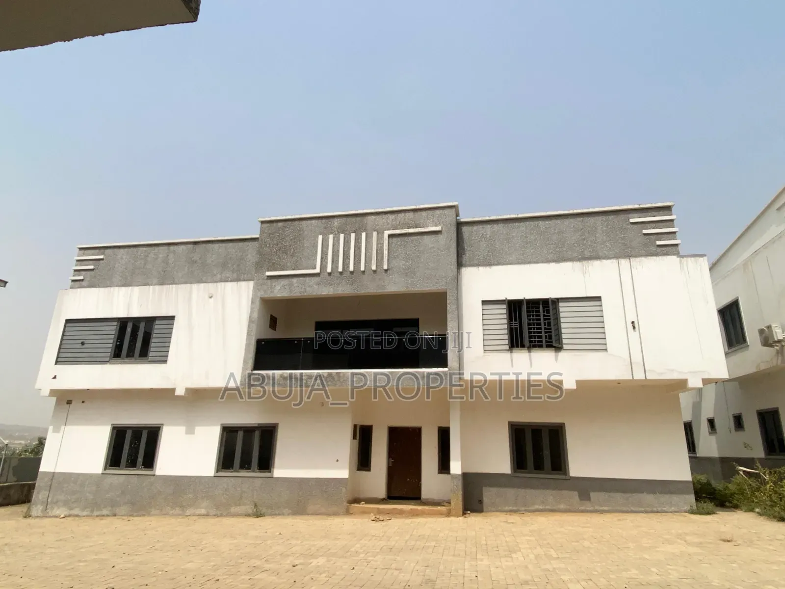 5bdrm Duplex in Life Camp for sale