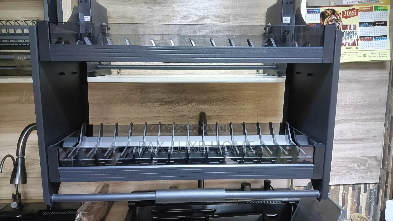 Luxury Pull-Down Elevator Plate Rack