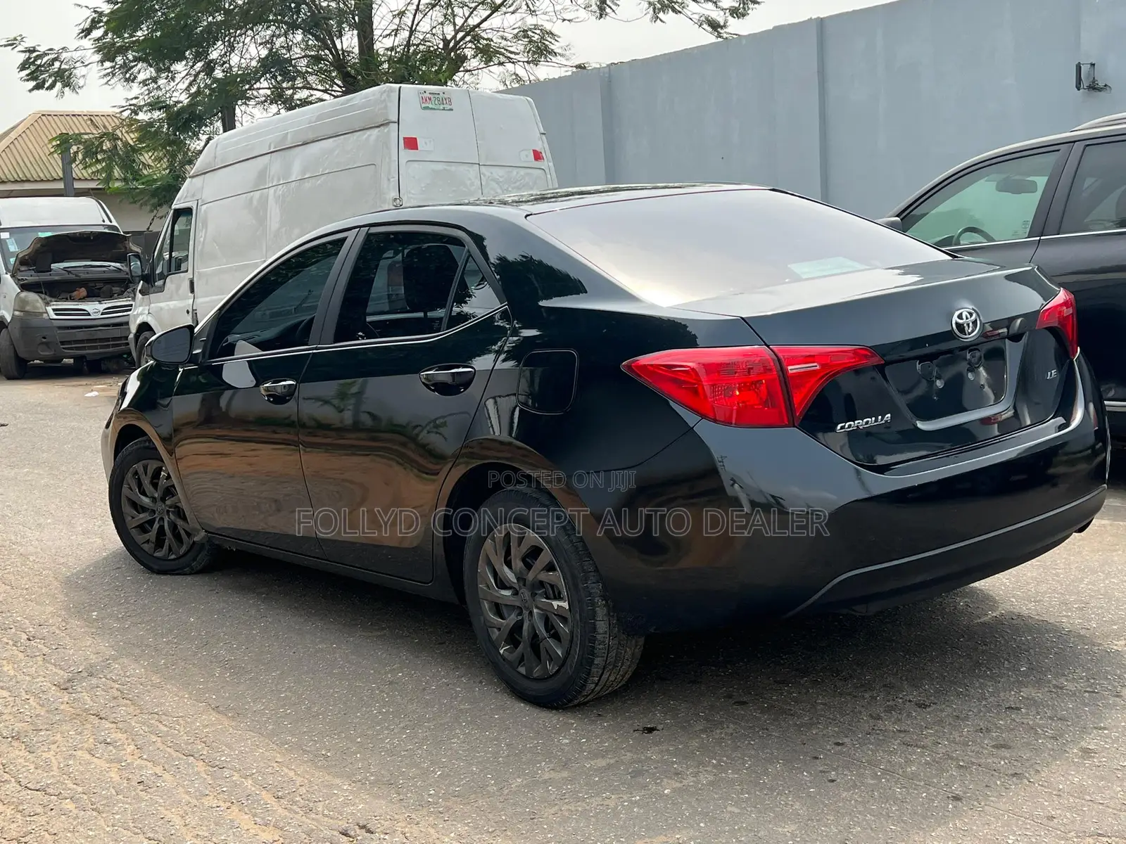 Toyota Corolla LE (1.8L 4cyl 2A) 2018 Black