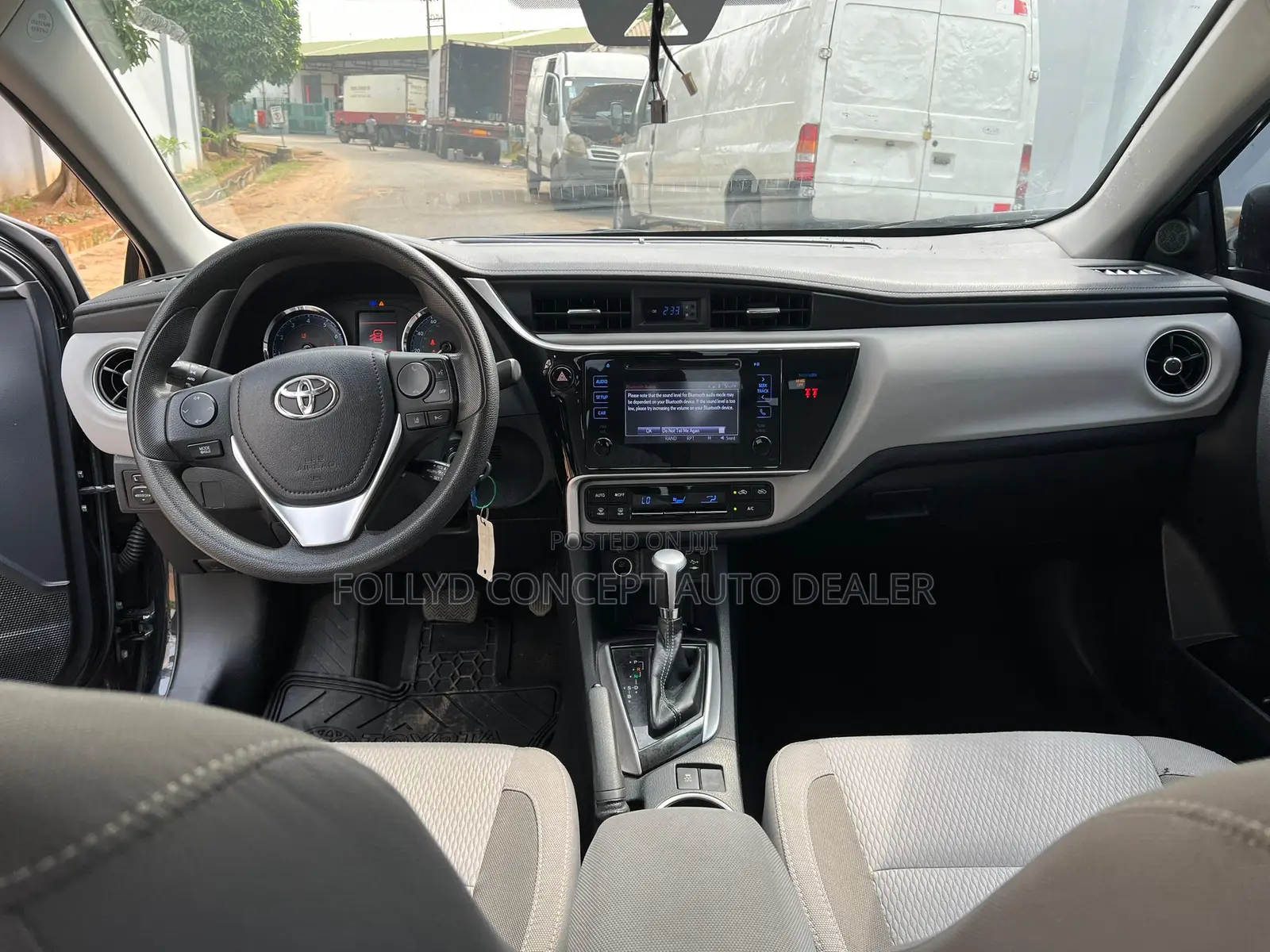 Toyota Corolla LE (1.8L 4cyl 2A) 2018 Black