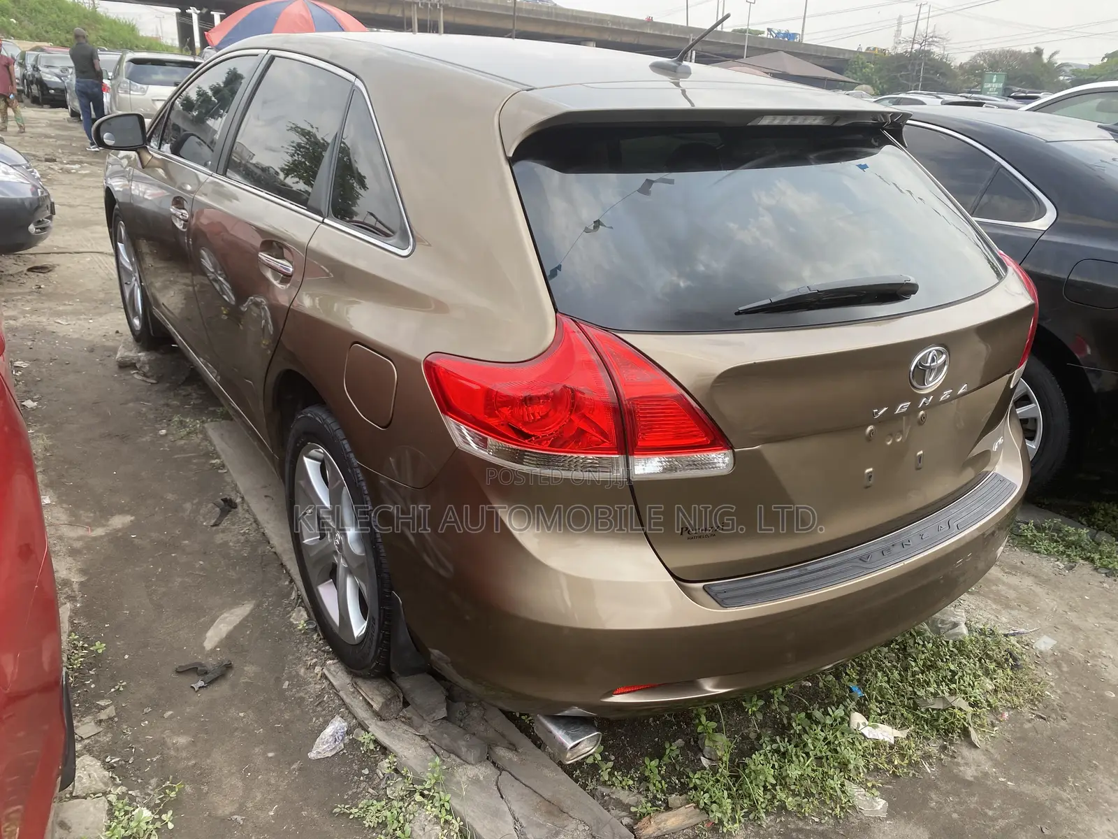 Toyota Venza AWD 2010 Gold