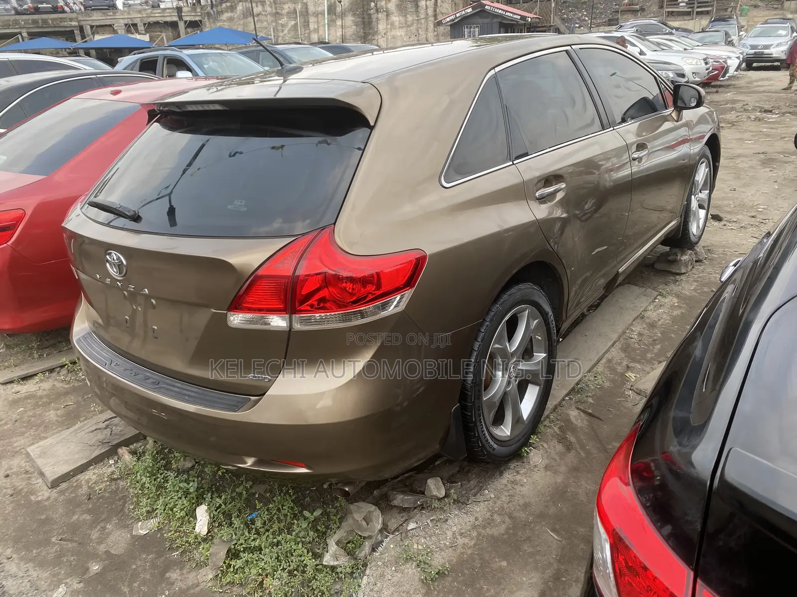 Toyota Venza AWD 2010 Gold