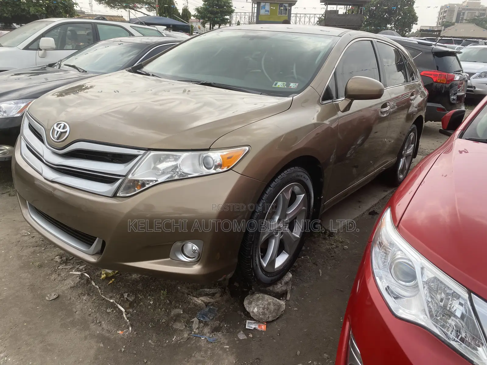 Toyota Venza AWD 2010 Gold