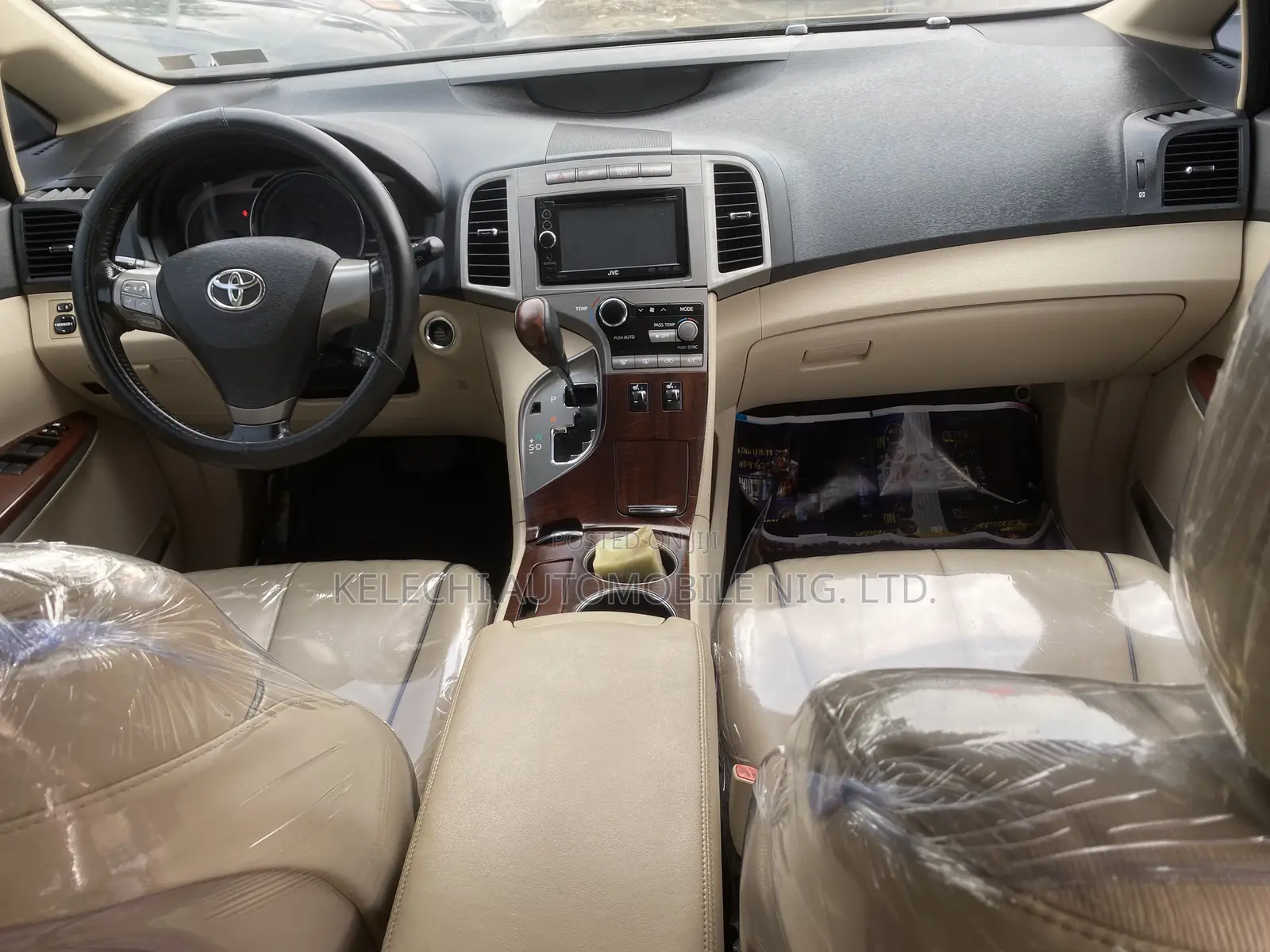Toyota Venza AWD 2010 Gold
