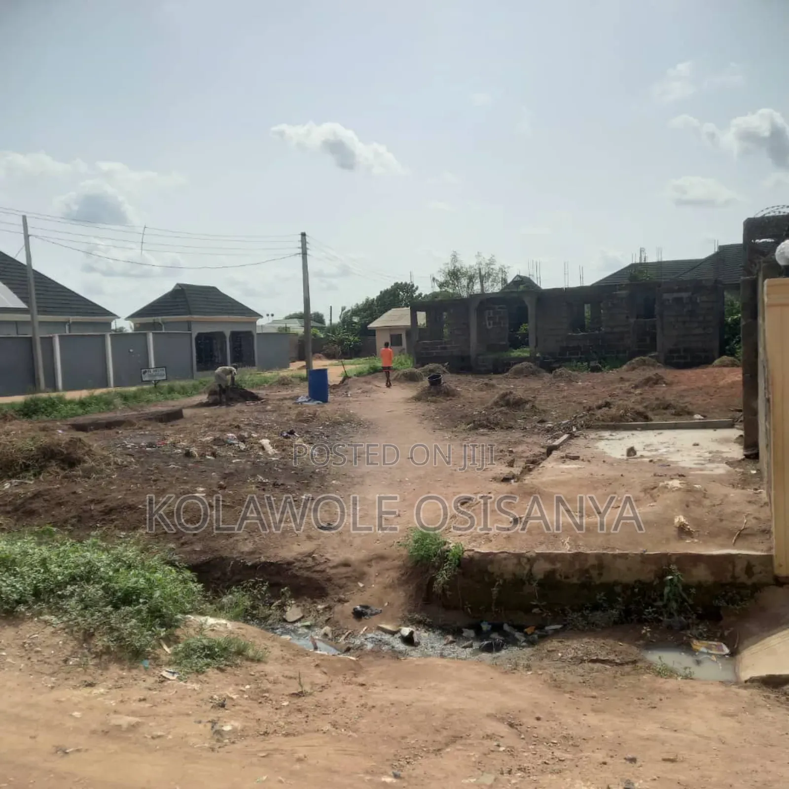 A Cornerpiece Full Plot Behind Delite Bread Ijoko