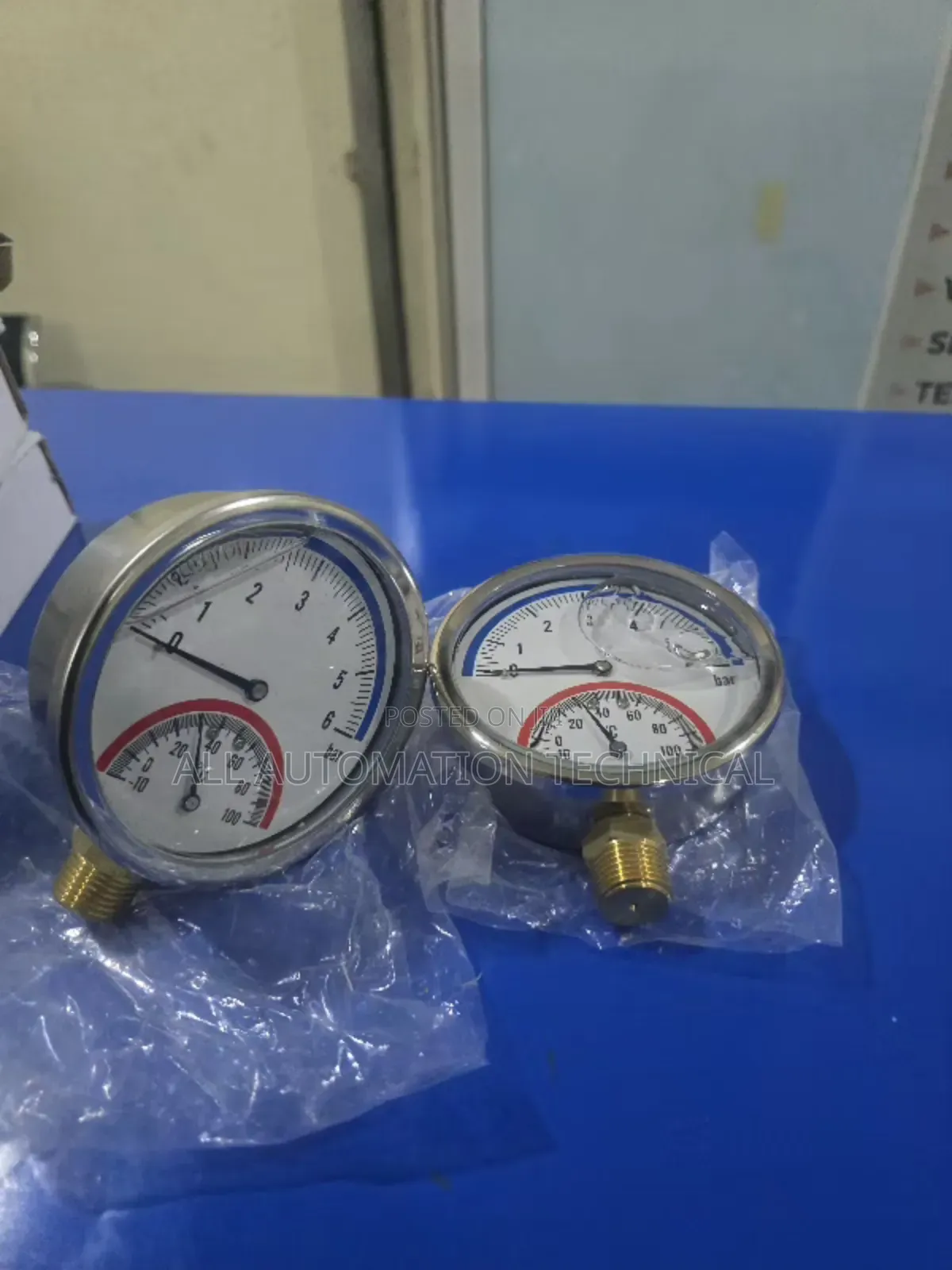 Combined Pressure and Temperature Gauge | Thermo- Manometer | Bottom