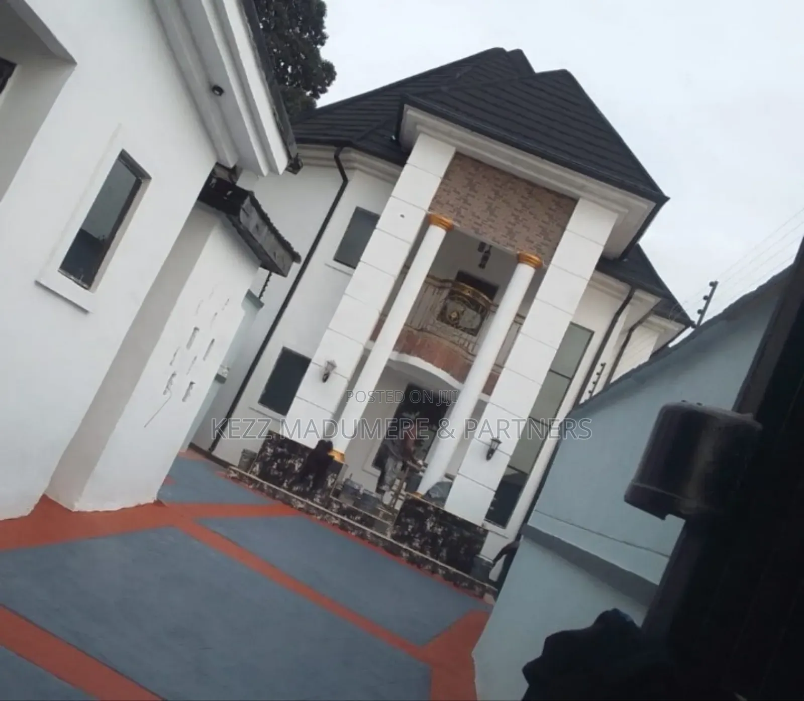 5bdrm Duplex in Iseke , Umuahia , for sale