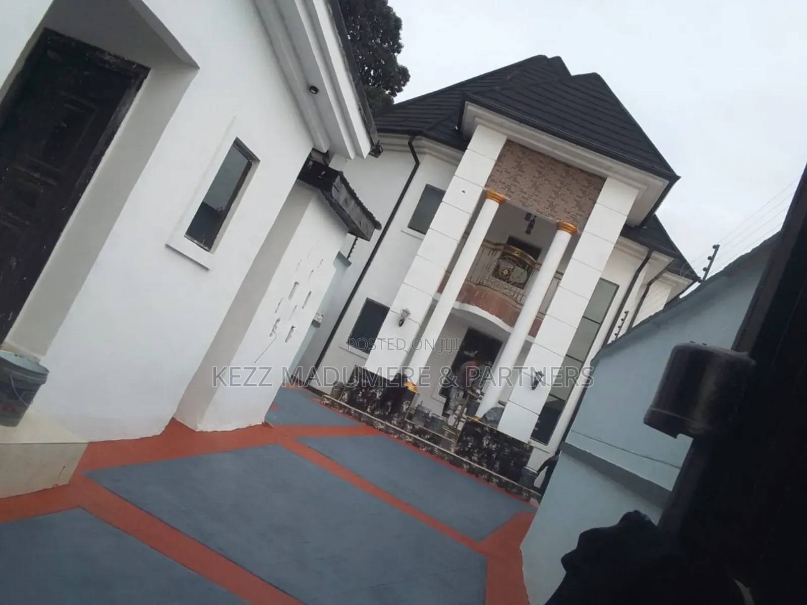 5bdrm Duplex in Iseke , Umuahia , for sale