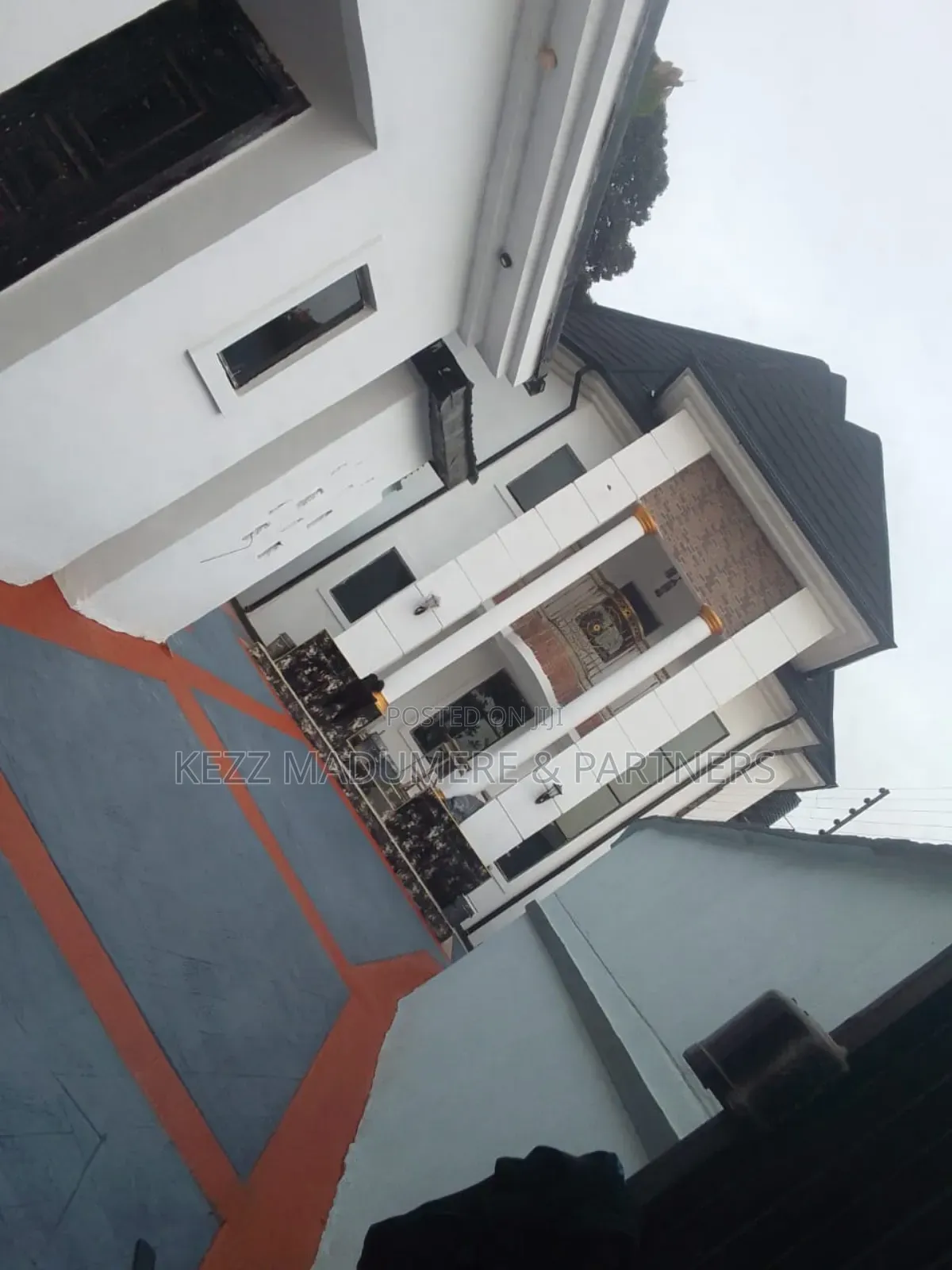 5bdrm Duplex in Iseke , Umuahia , for sale