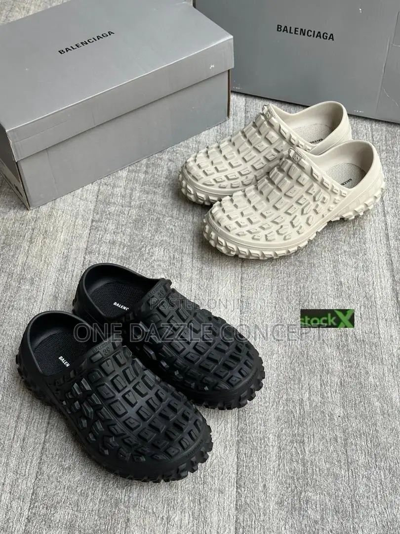 Balenciaga Bouncer Clogs
