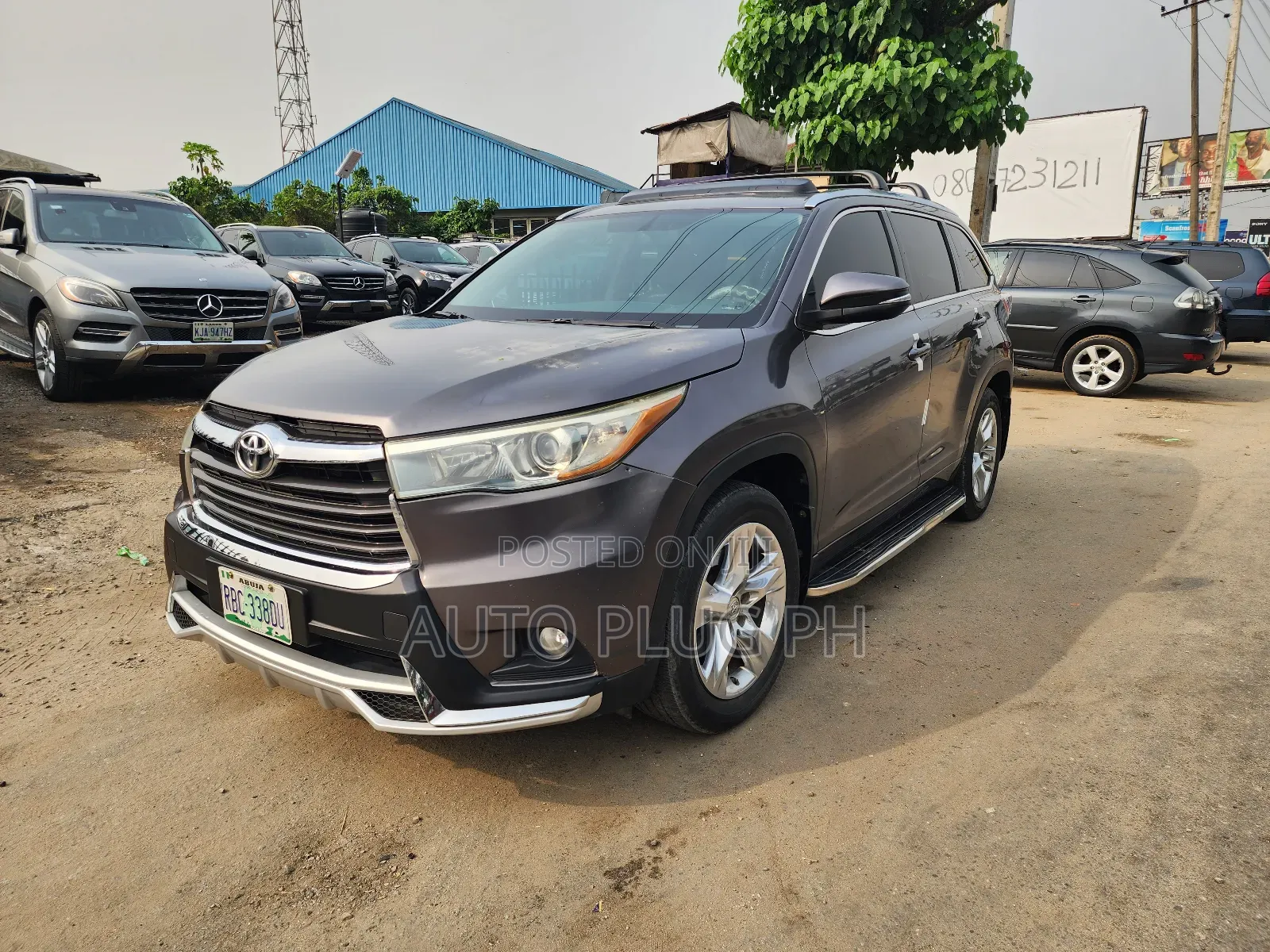 Toyota Highlander XLE 4dr SUV AWD (3.5L 6cyl 6A) 2015 Brown