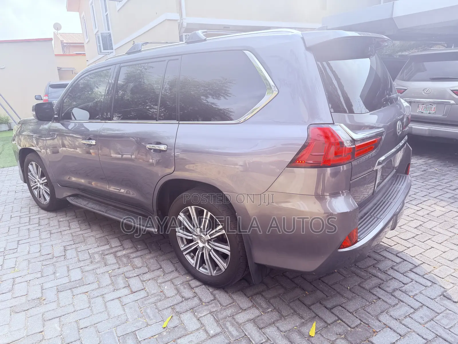 Lexus LX 570 AWD 2017 Gray