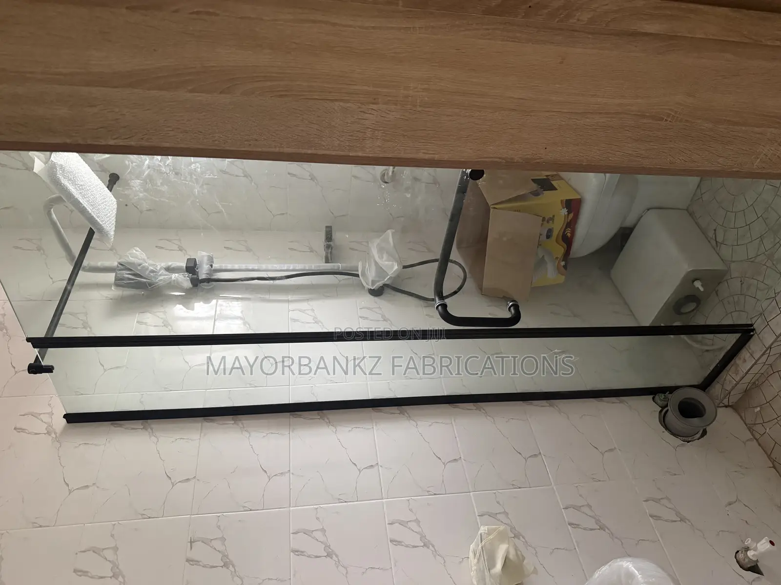 Shower Cubicle /Enclosure With Black Accessories