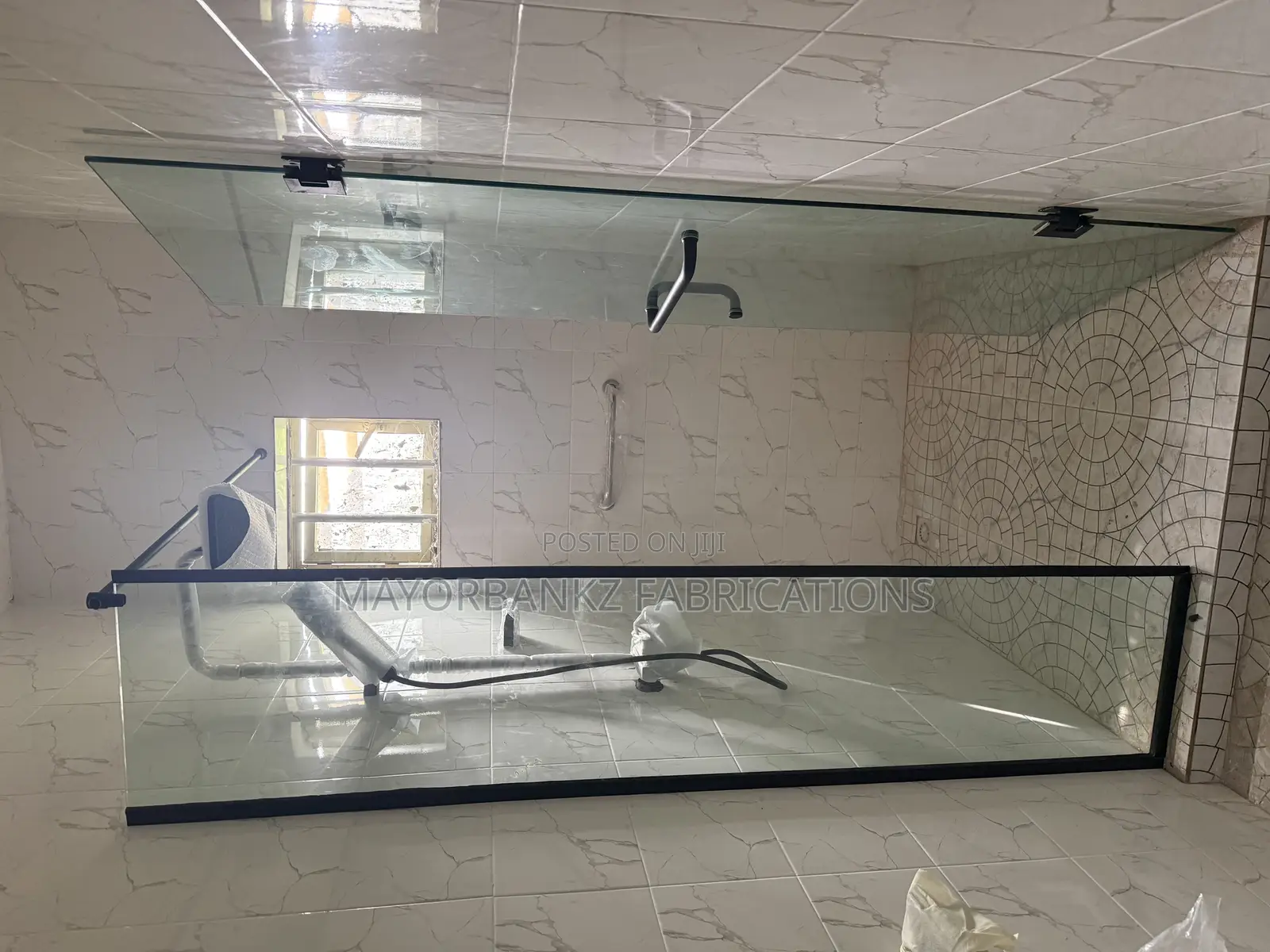 Shower Cubicle /Enclosure With Black Accessories
