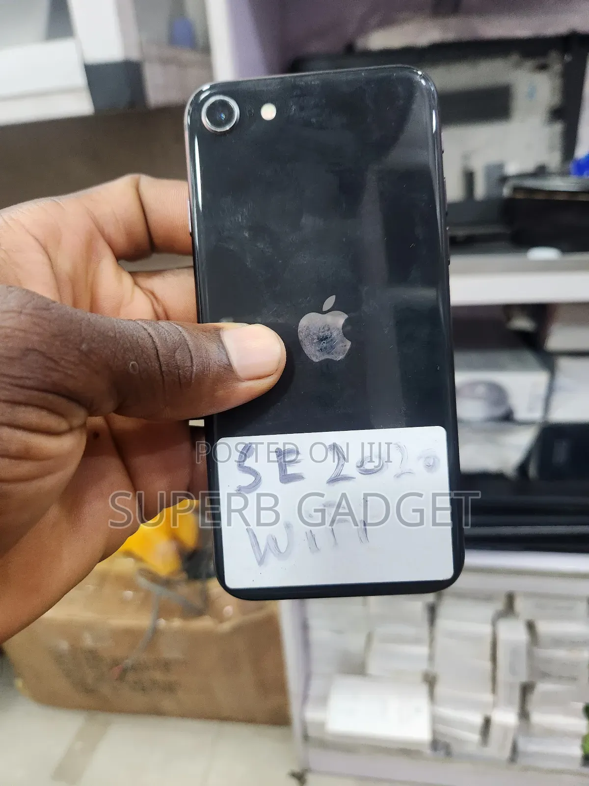 Apple iPhone SE (2020) 64 GB Black